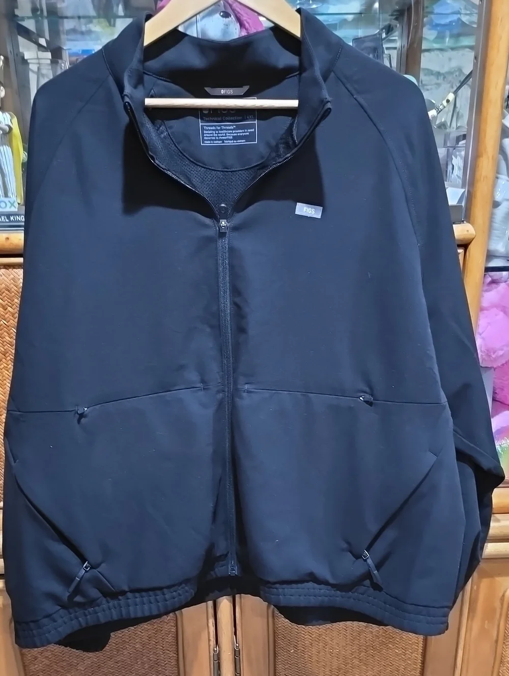 FIGS COBAKI SCRUB JACKET